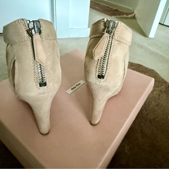 Miu Miu Tan Suede Wedge Sandals with cutout Design - Picture 9 of 10